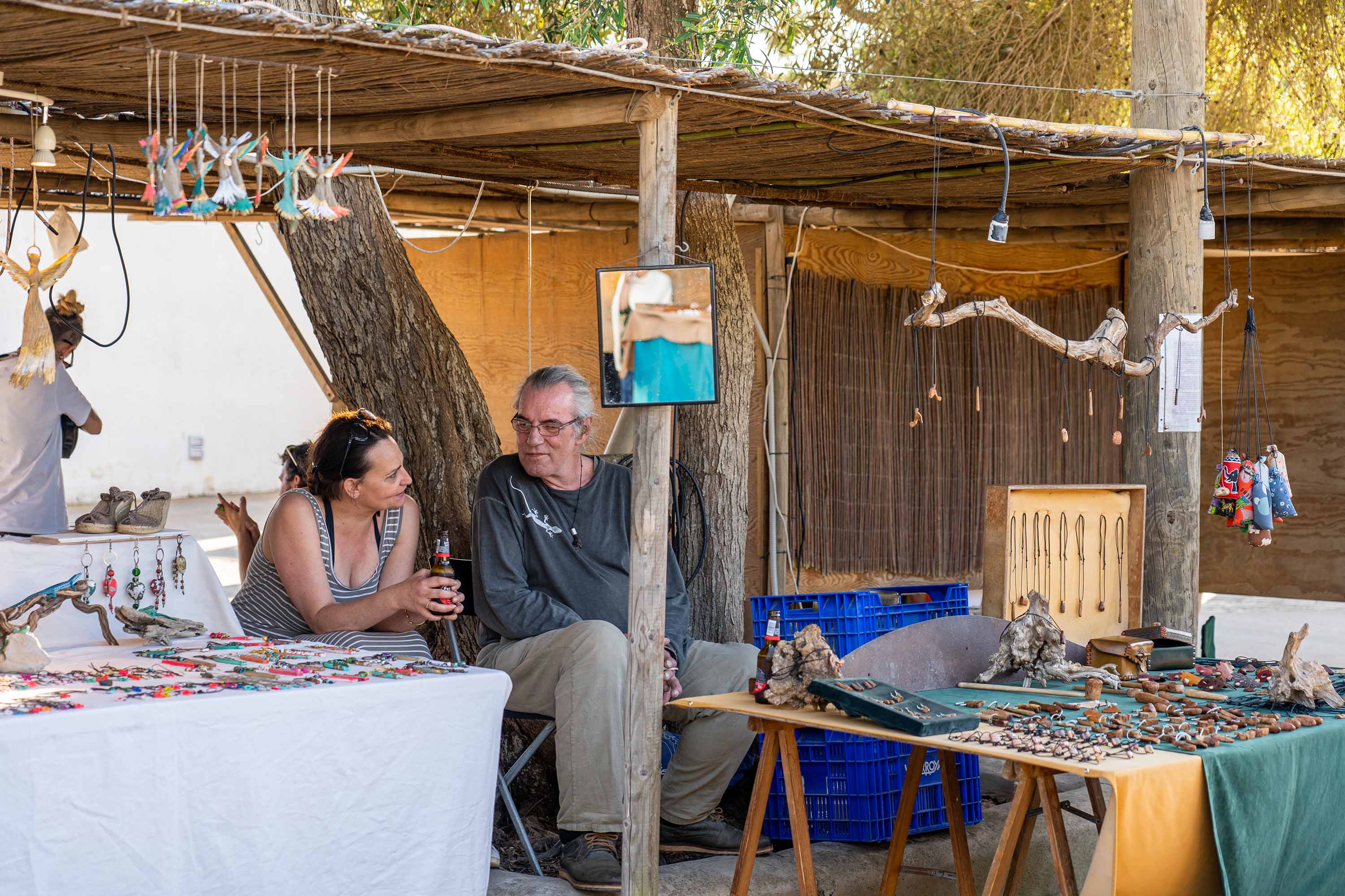 Formentera e il movimento hippie: una storia di libertà, arte ed eredità