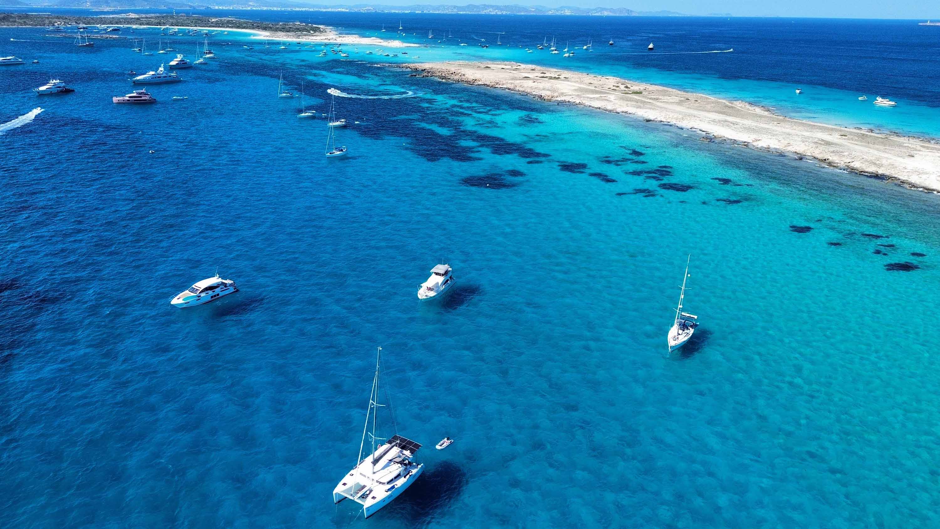 Perché le celebrità scelgono Formentera per staccare la spina?